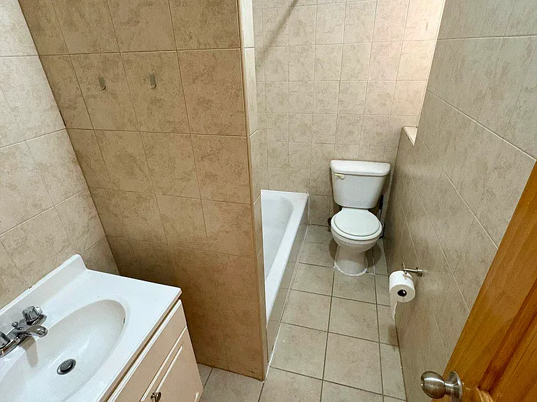 57 Cooper St #2 — Photo 4