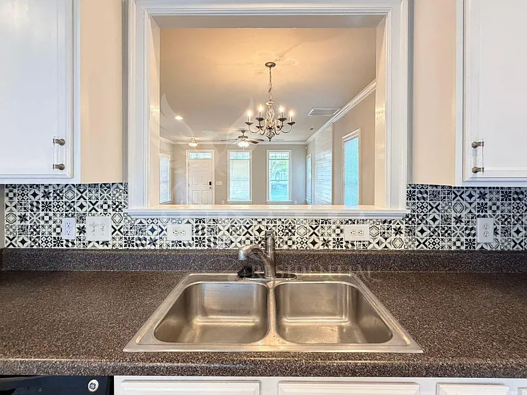 7754 Acc Blvd — Photo 16
