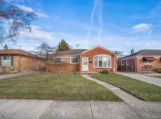 31112 Angeline Ct W, Saint Clair Shores, MI 48082