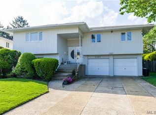2067 Whalen Ave, Merrick, NY 11566