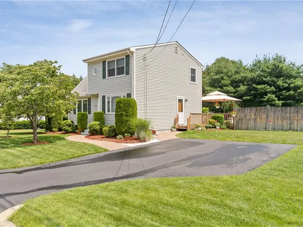 230 Locust Glen Dr, Cranston, RI 02921