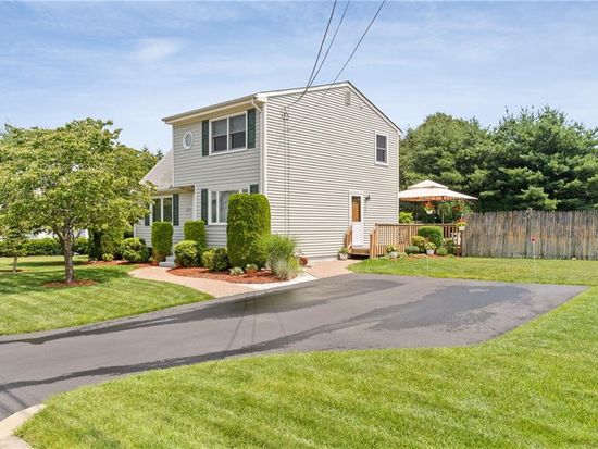 230 Locust Glen Dr, Cranston, RI 02921