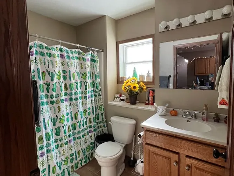 216 James Ave — Photo 6
