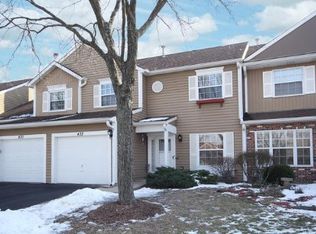 432 Ascot Ln, Streamwood, IL
