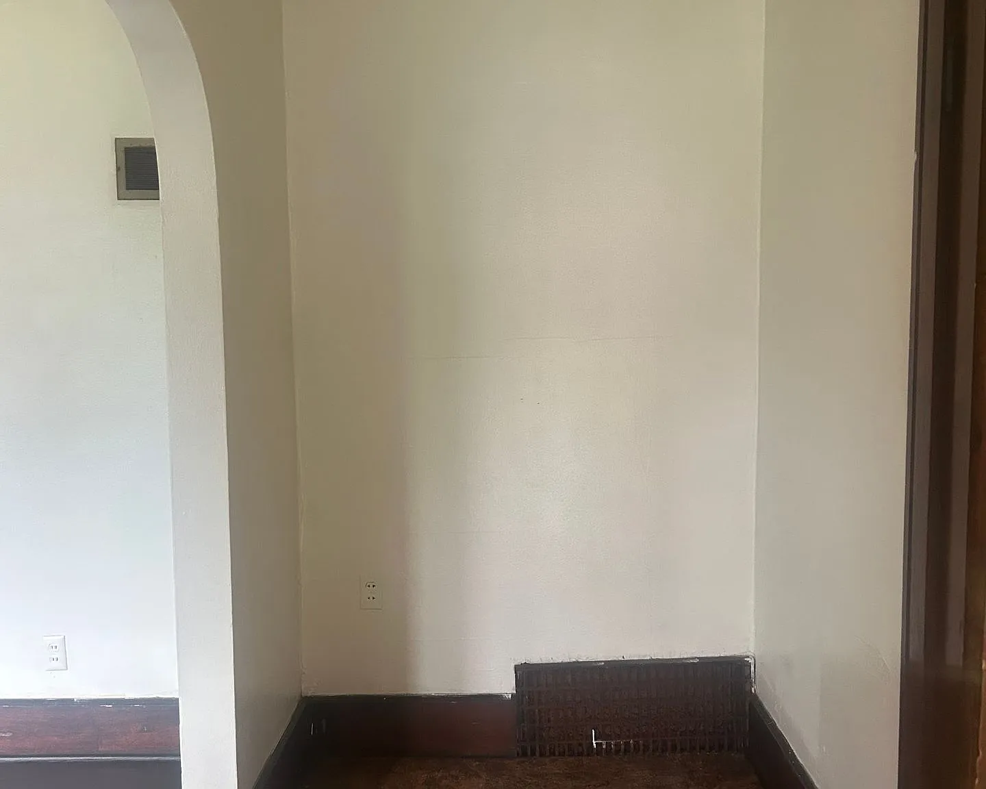 Spacious 2Br Lower Duplex in Milwaukee — Photo 3
