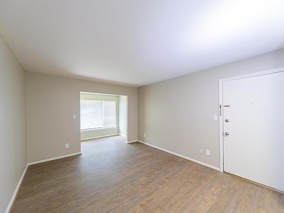 5th image of 418 Skyview Dr APT G