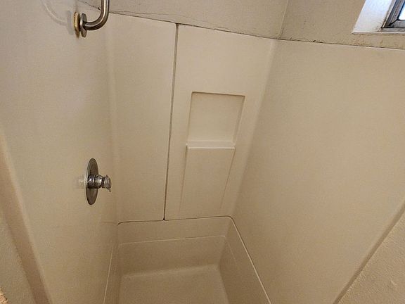 5th image of 532 Emerald Bay Rd