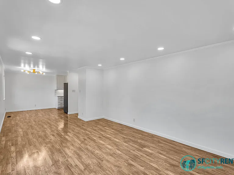 1043 Dolores St — Photo 5