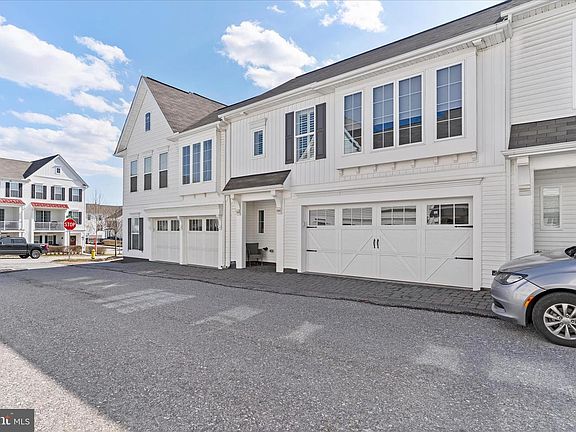 4th image of 3113 Grove Ct