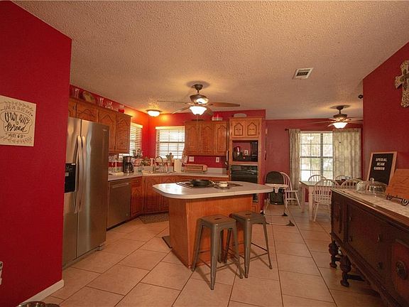 5th image of 56 Bayou Oaks Dr