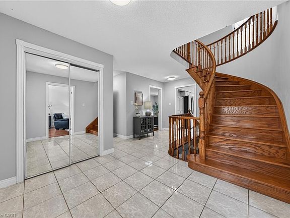 3rd image of 111 Hume Dr