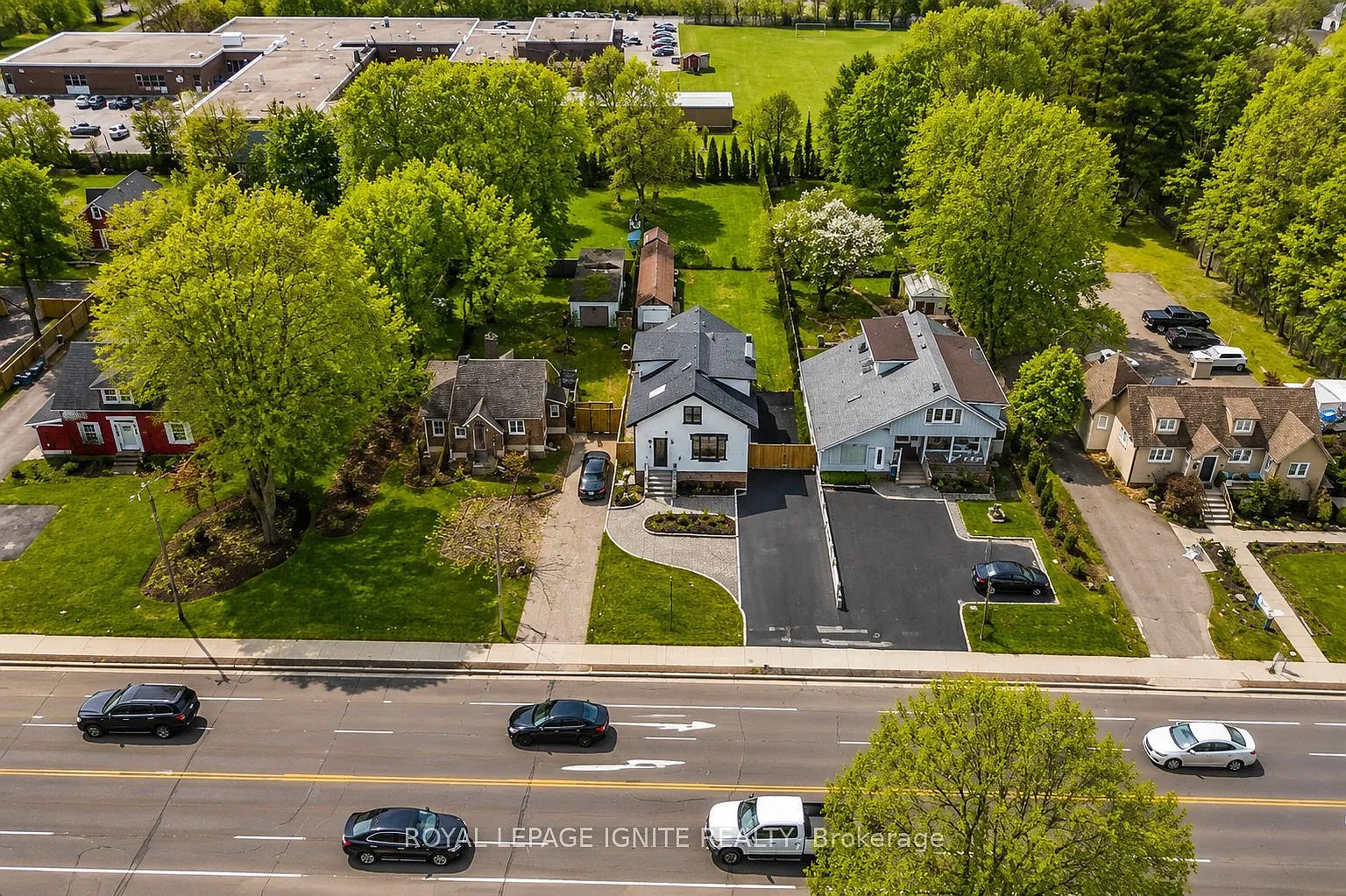 2 bed, $3,500 — Photo 2