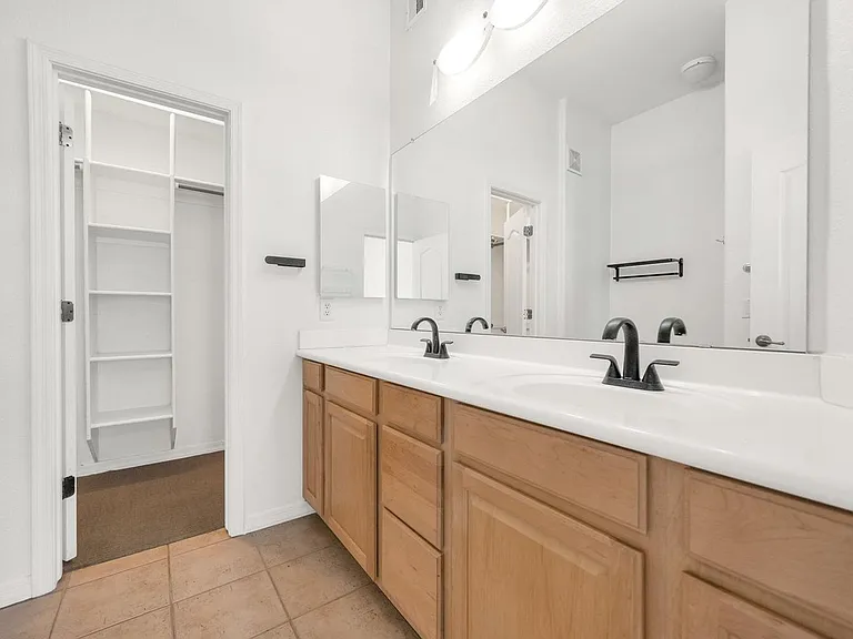 4533 N 22nd St #203 — Photo 14