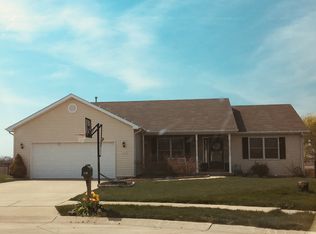440 Desert Rose Ct, Mt Zion, IL
