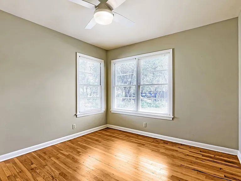 1402 Cullen Ave — Photo 21