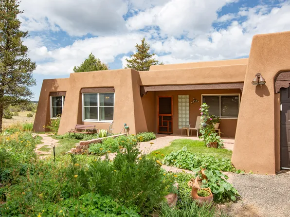 493 Frost Rd #B, Sandia Park, NM 87047