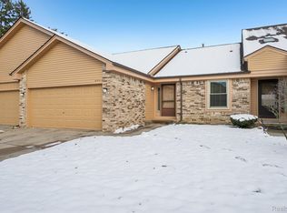 2311 Heritage Pointe Dr, Sterling Heights, MI 48314