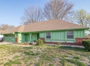 7700 E 127th Pl, Grandview, MO 64030