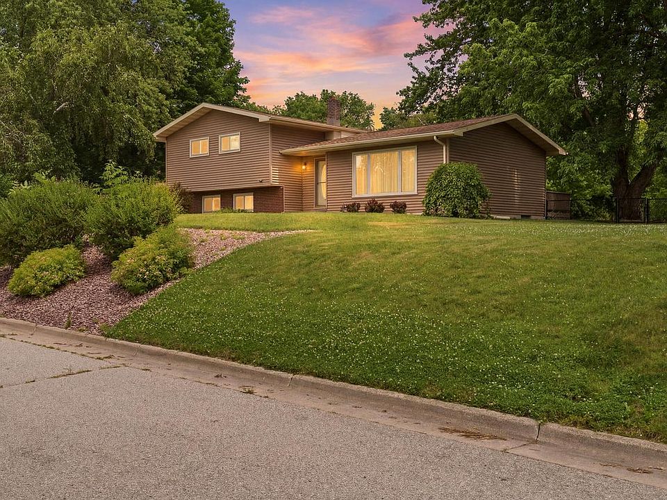 1st image of 205 3rd AVENUE E E