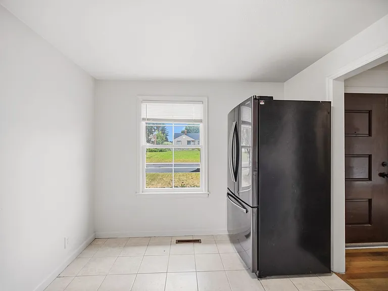 2403 W Everett Ave — Photo 16