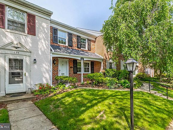2nd image of 626 Azalea Dr #2
