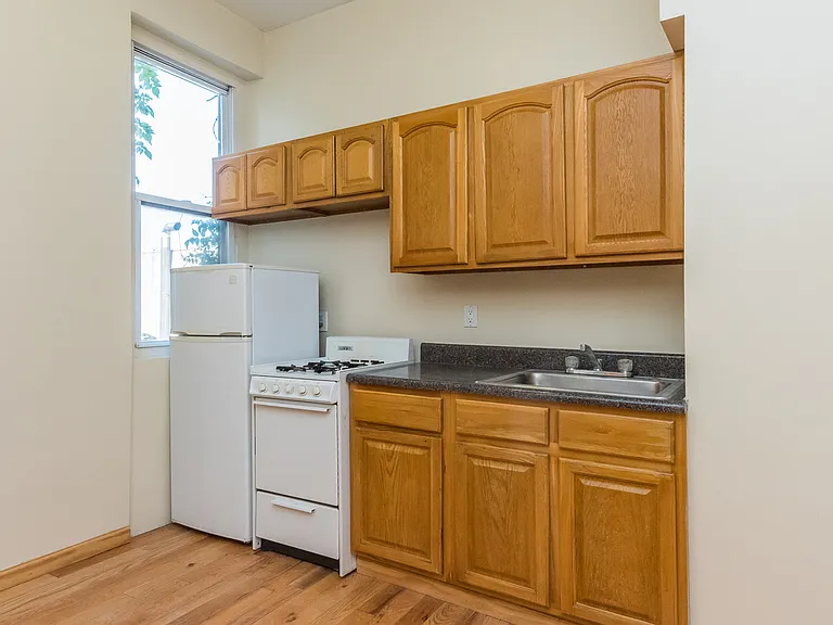60 E 3rd St #14 — Photo 3