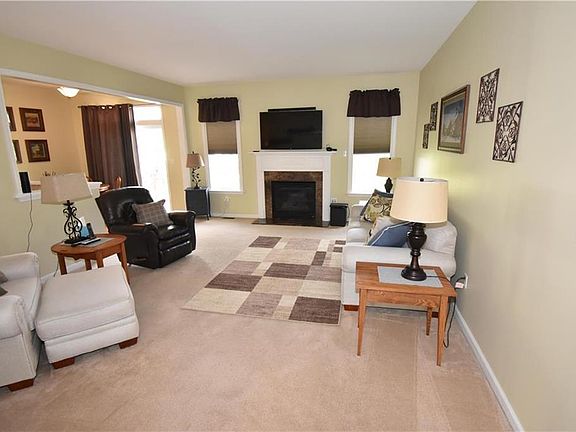5th image of 4489 Farrcroft Dr