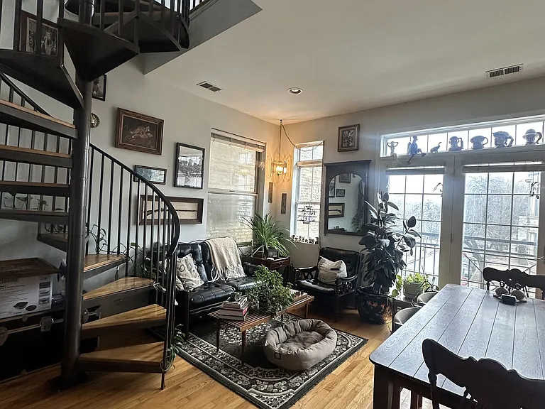 1627 W Grand Ave #3 — Photo 2