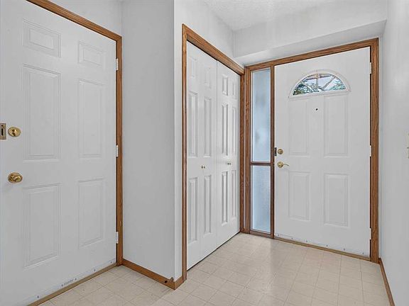 4th image of 52 Glenbrook Vlg SW