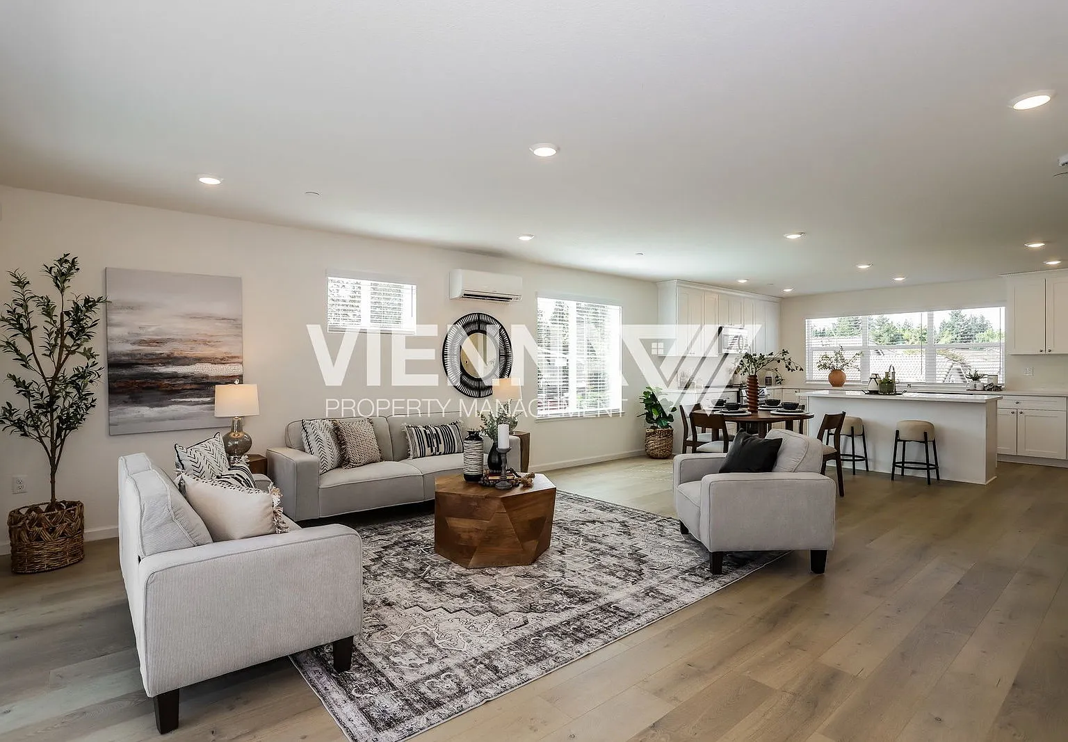 3 bed, 3.5 bath, 1956 sqft, $2,645 — Photo 3