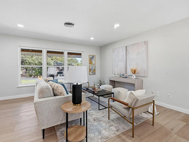 11805 Pollyanna Ave — Photo 5