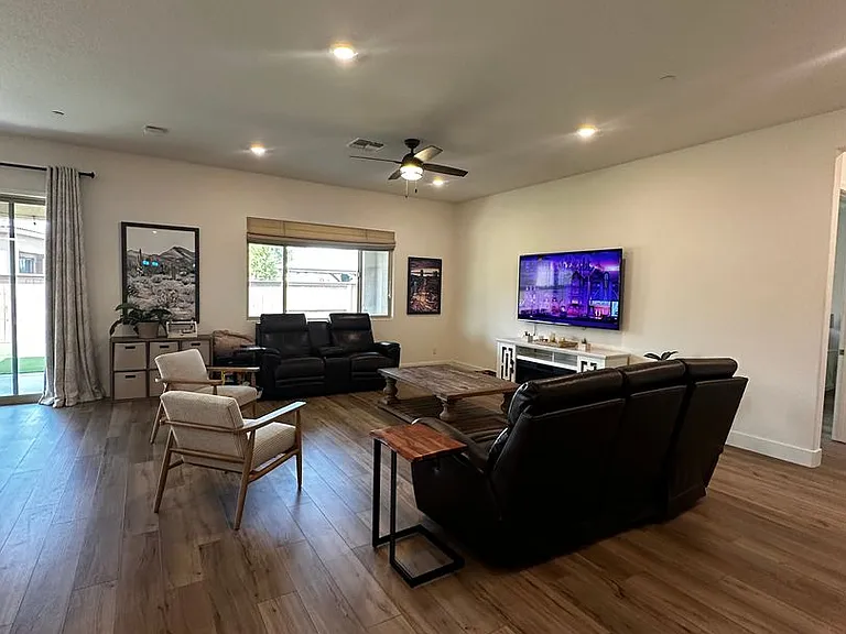 2305 Banks Dr — Photo 12