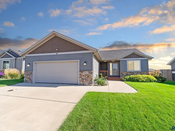 3820 S Sparta Ave, Sioux Falls, SD 57110