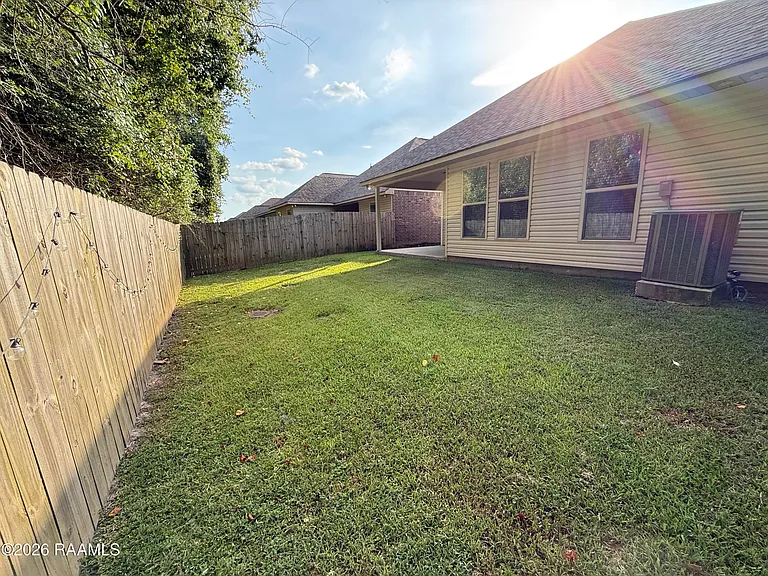 404 Sparrowhawk St — Photo 44