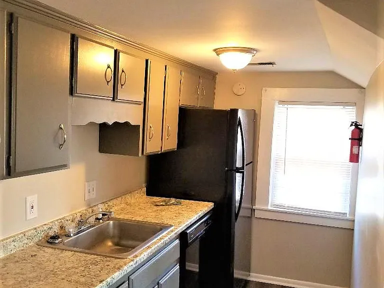 2113 Belmont Blvd #5 — Photo 8