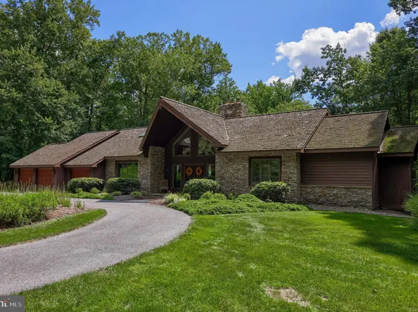 4977 Ore Bank Rd, Hellam, PA 17406