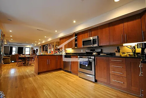 39A Woodstock Ave #39 Photo 1