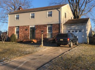11 Blue Grass Dr, Ewing, NJ 08638