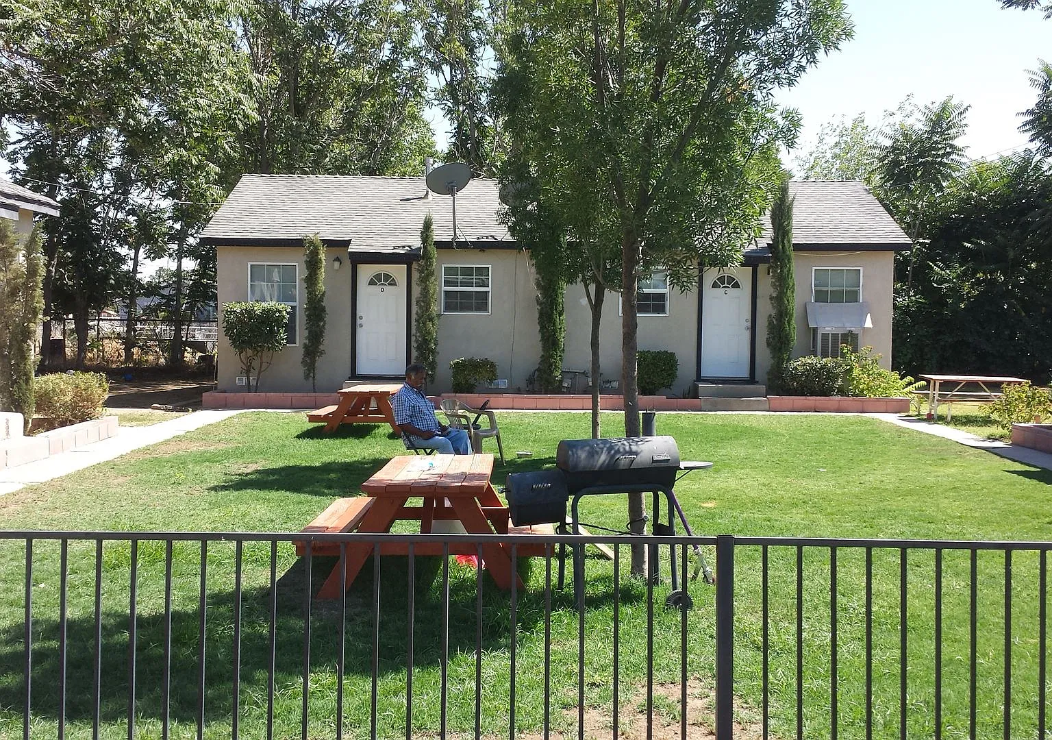 Beardsley Apartments — Photo 1