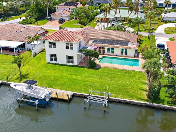 8422 SE Royal Street, Hobe Sound, FL 33455