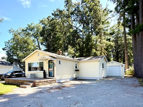 105 Kenmore Ave, Roscommon, MI 48653