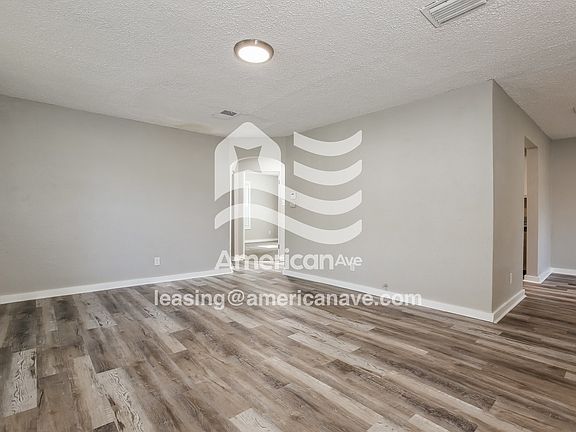 847764_005_living_room_14074110.jpg