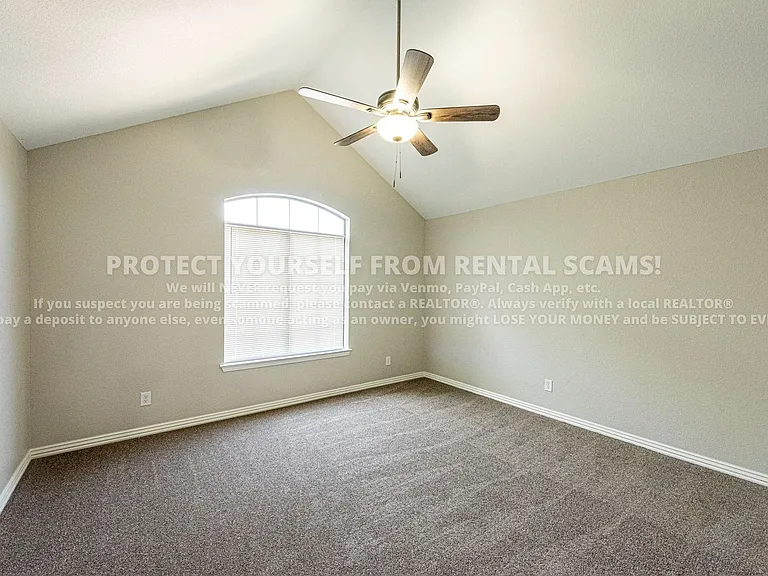 758 W Breeze Cv — Photo 13