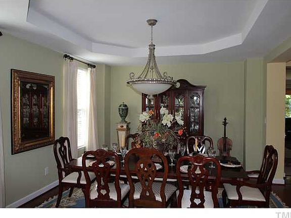 Dining Room w trey ceiling