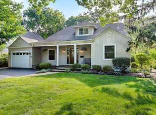 701 Rockland Ave, Lake Bluff, IL