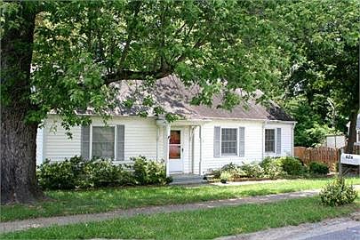 1st image of 626 Burbank Cir SE