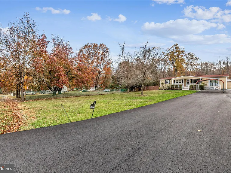 4250 Piper Ln — Photo 5