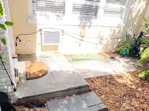 5th image of 737 NE 16th Ave APT 2