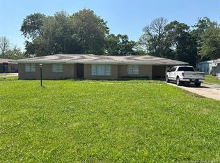 1327 S Lake Arthur Ave, Jennings, LA 70546