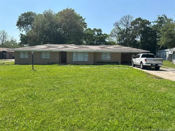 1327 S Lake Arthur Ave, Jennings, LA 70546